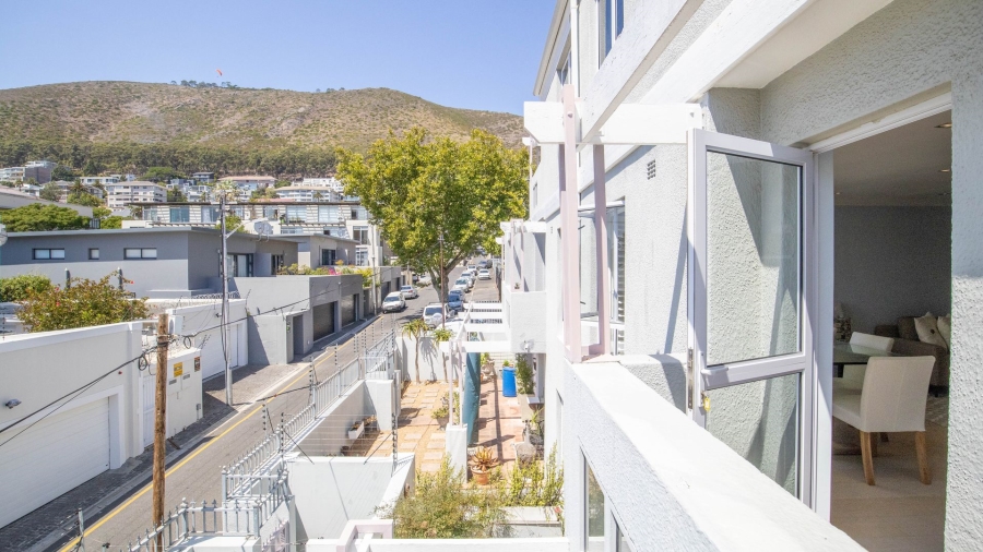 2 Bedroom Property for Sale in Sea Point Western Cape